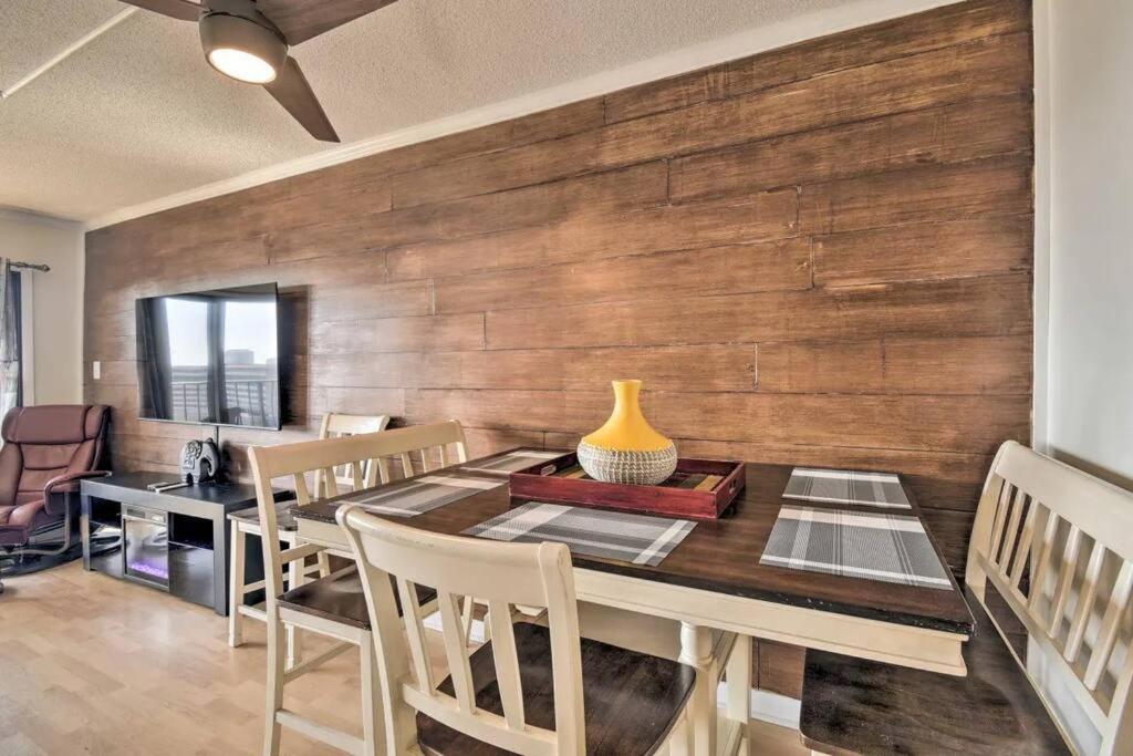 Appartamento Coastal Escape Penthouse With Ocean Views Myrtle Beach Esterno foto