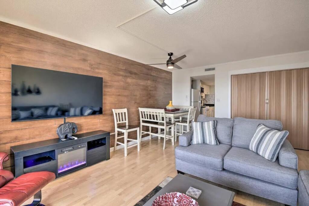 Appartamento Coastal Escape Penthouse With Ocean Views Myrtle Beach Esterno foto